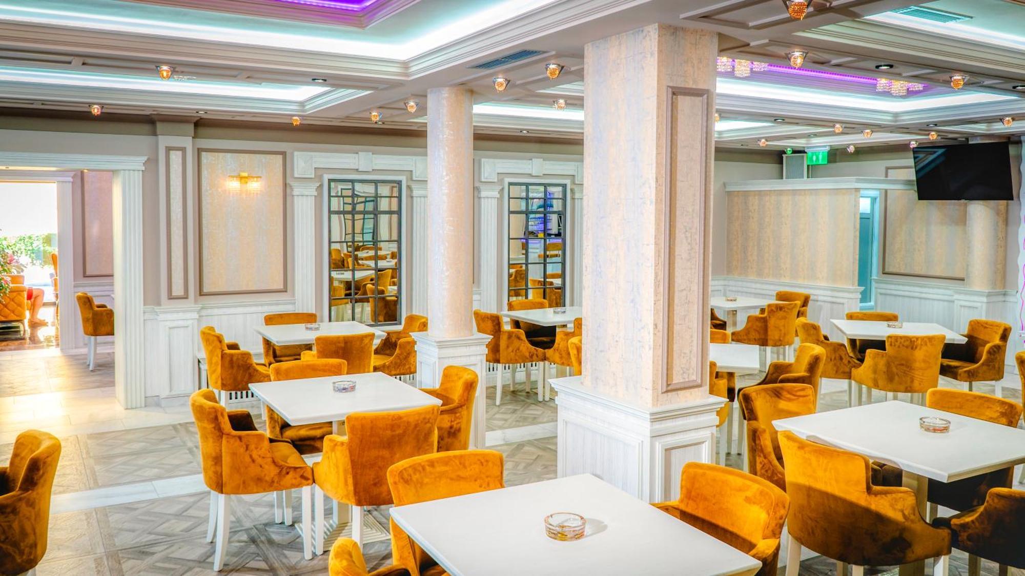 Hotel Moskva บันยาลูกา ภายนอก รูปภาพ