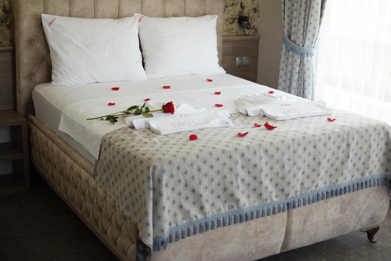 Hotel Moskva บันยาลูกา ภายนอก รูปภาพ